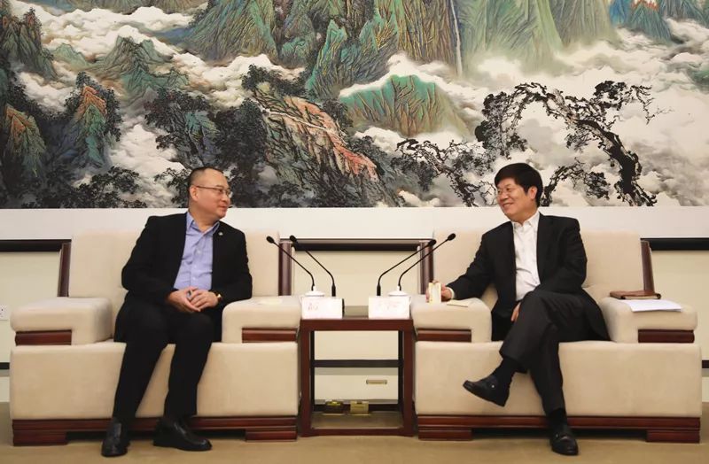 岳華峰會見平安醫療健康科技股份董事長高菁 華峰